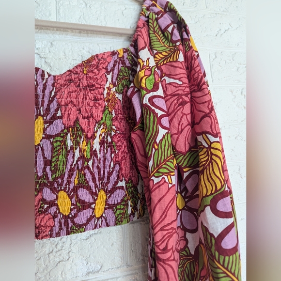 SWF Frida Exaggerated Puff Sleeve Floral Top - Picture 11 of 11